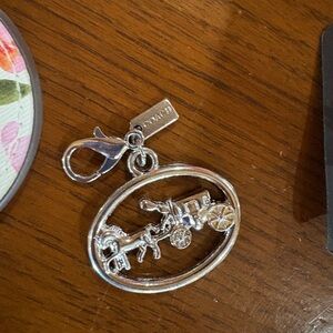 Unbranded Silver horse and carriage.